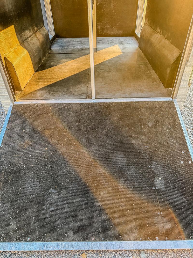Rubber ramp and mat finish
