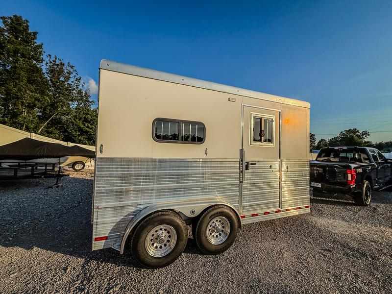 Passenger-side profile of trailer